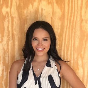 Meet your Posher, Esperanza